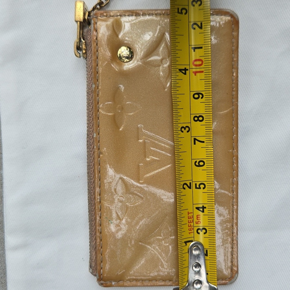 Louis Vuitton Vernis Key Ring Pouch Gold - Picture 14 of 17